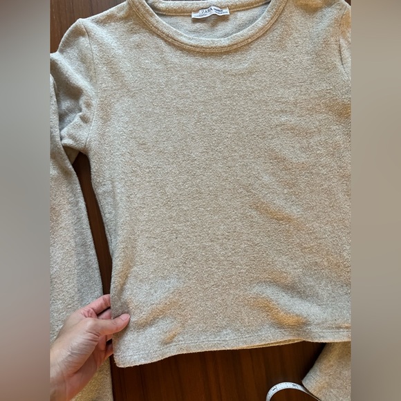 Women’s Zara cream long sleeved top size Medium EUC. - Picture 6 of 6